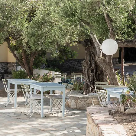 Apart-hotel Spitia Vasili 3*